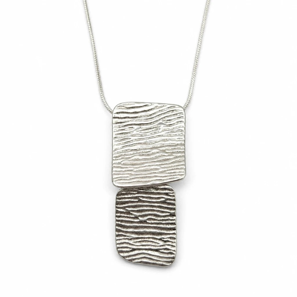 Silver Halsband Med Texturerat Hänge