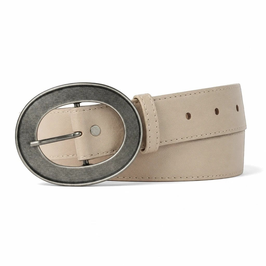 MiRA beige skärp i veganskt läder med ett ovalt silverfärgat spänne i klassisk design.