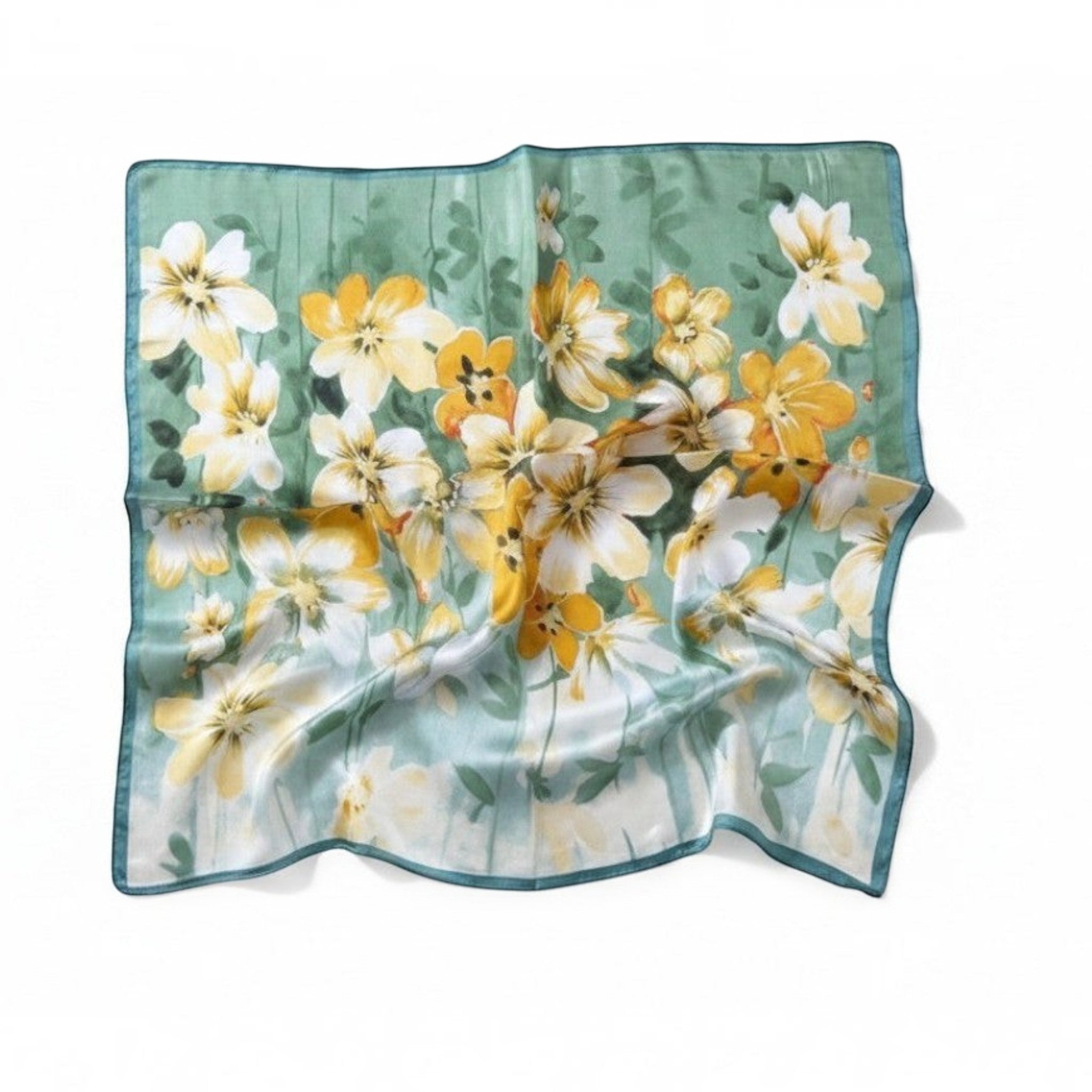 MiRA scarf i mjuk polyester med ett elegant blommönster i gröna och gula nyanser på vit bakgrund