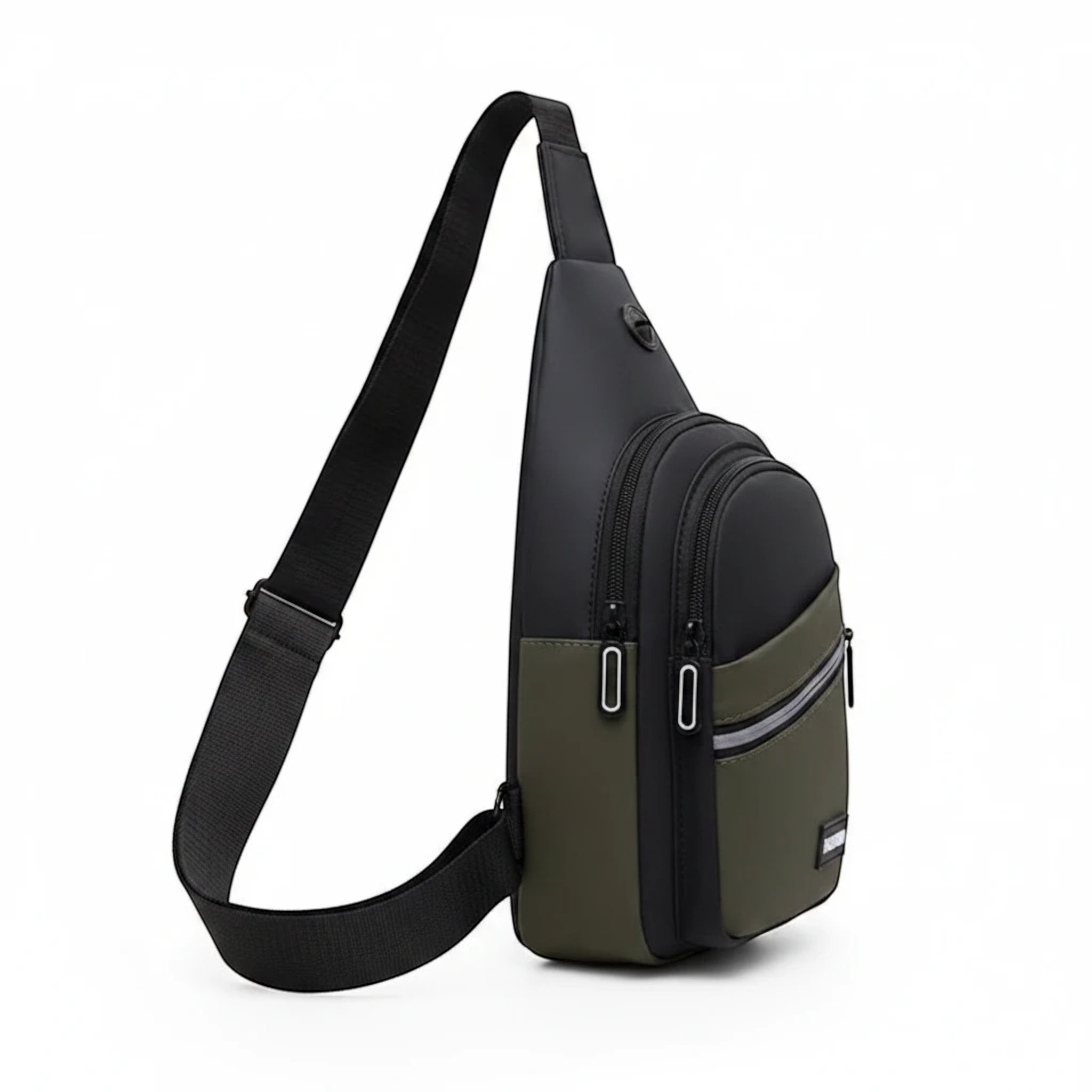 MiRA crossbodyväska i svart och olivgrönt vattenavvisande material med justerbar axelrem och flera dragkedjefack.