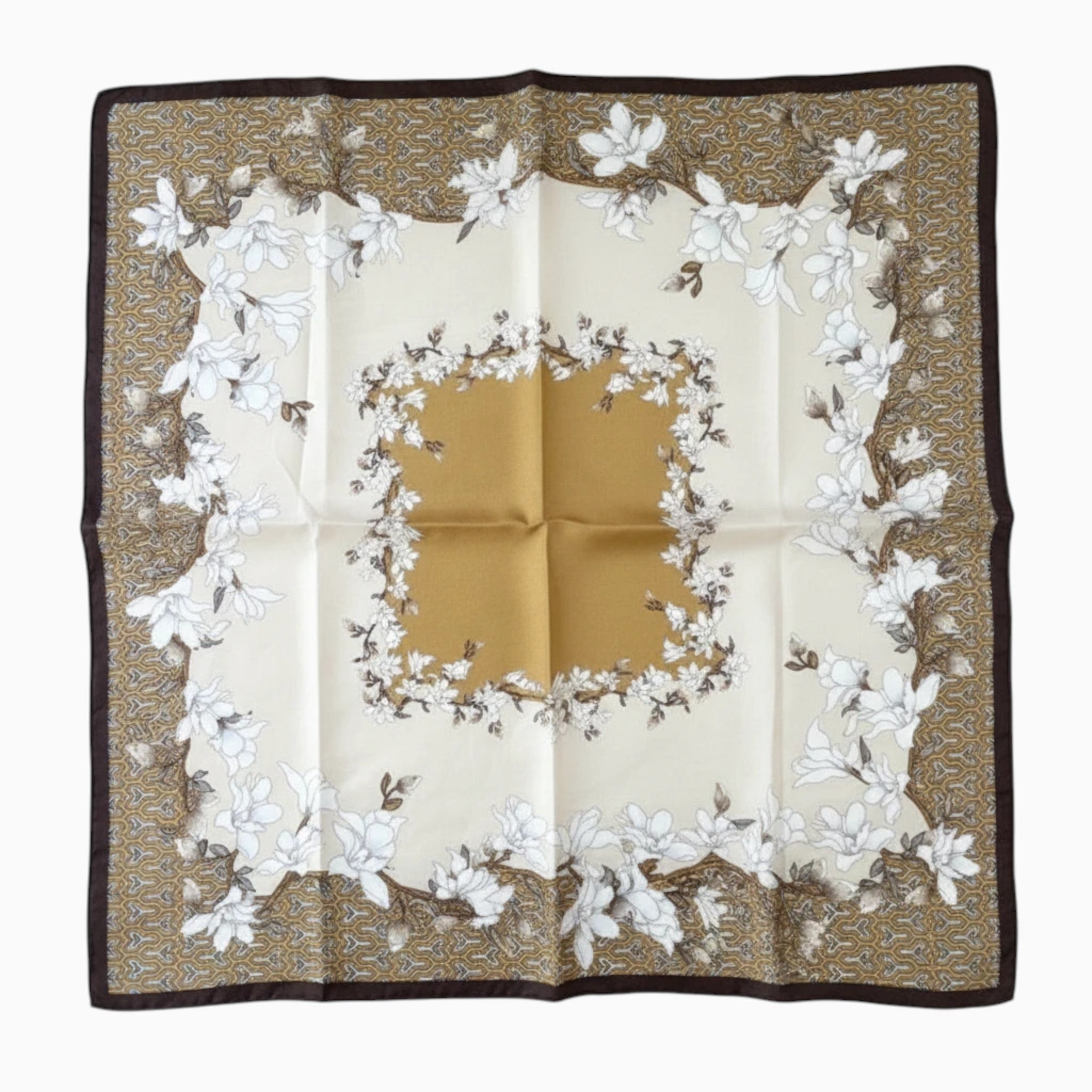MiRA kvadratisk sjal med blommigt mönster i beige, guld och mörkbrunt med elegant lyster.
