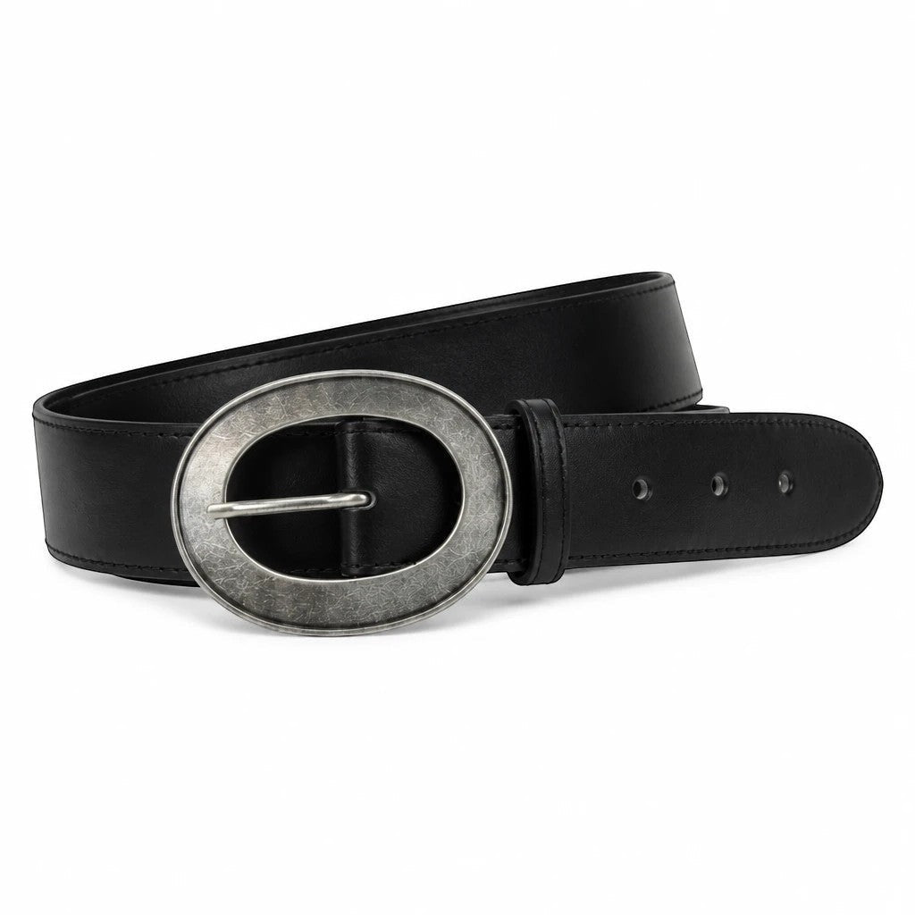 MiRA svart skärp i veganskt läder med ett ovalt silverfärgat spänne och klassisk design för vardag och fest.